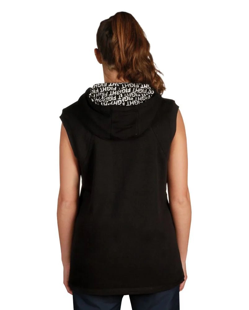 Detail of the back of the Itaki women's sleeveless sweatshirt, with focus on freedom of movement and technical finishes