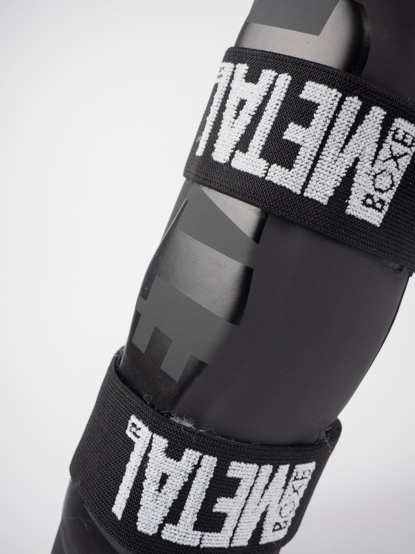 PRO Shin Guards with Detachable Foot Guard Black – Versatility and Protection