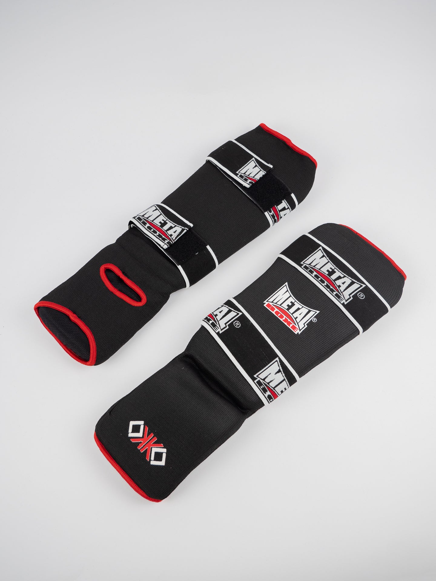 Espinillera con Protector de Pie OKO Black – Comodidad y Protección Superior