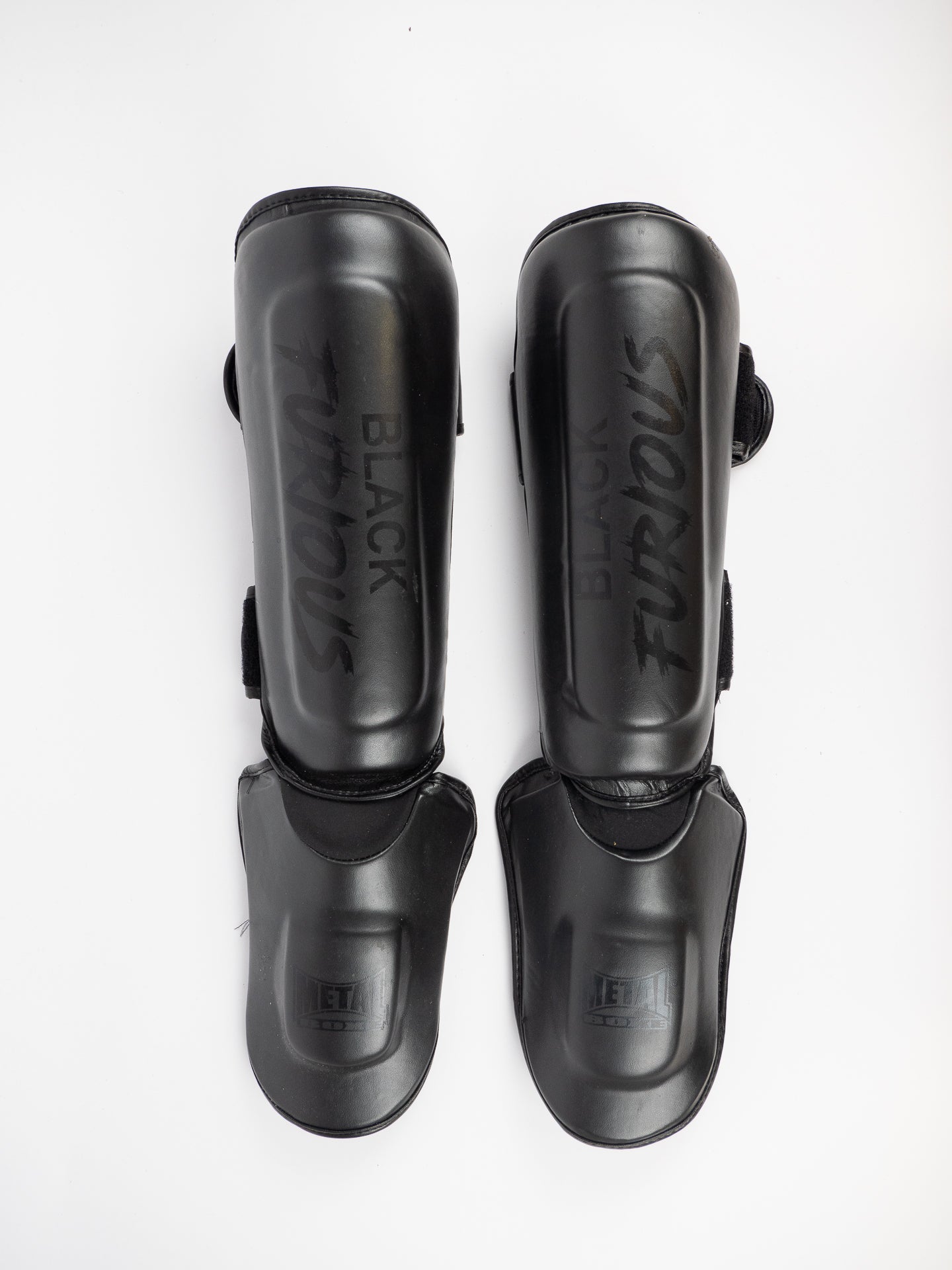 Paratibia Metal Boxe Furious Black – Leichtigkeit und Schutz