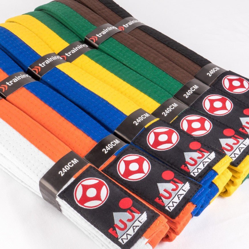 Sabuk dua warna Fujimae untuk Karate Kyokushin berbahan katun dengan 8 baris jahitan