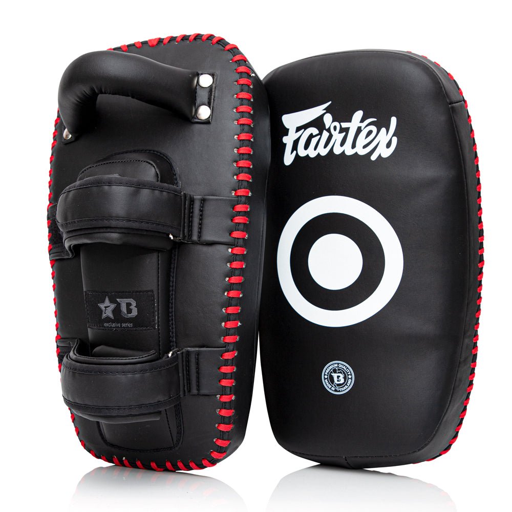 Paar compacte FXB Fairtex Kicking Pads voor Muay Thai en kickboksen
