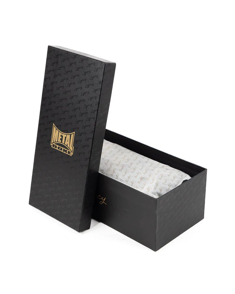 äldre-metall-boxningshandskar-med-premium-box