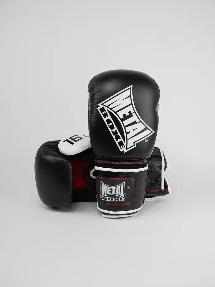 Vue de face des gants de sparring Metal Boxing Leather en cuir avec technologie ERGO 90