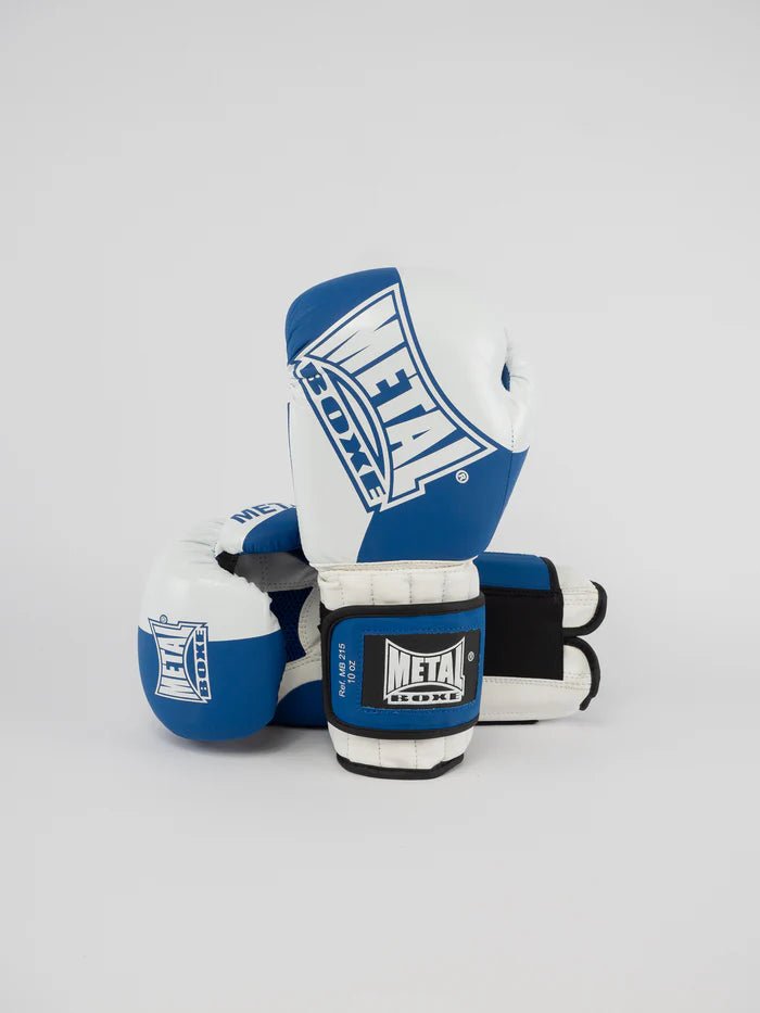 Vue de face des gants de boxe en métal bleu et blanc Savate