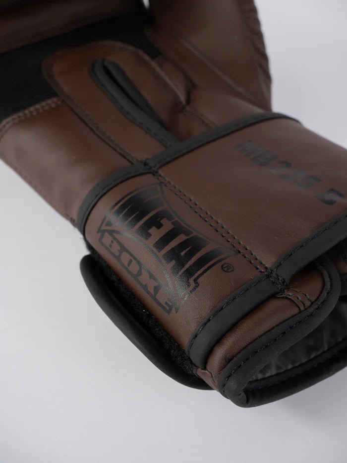Detail of the ventilated palm with WindTec technology of the Steel Brown gloves