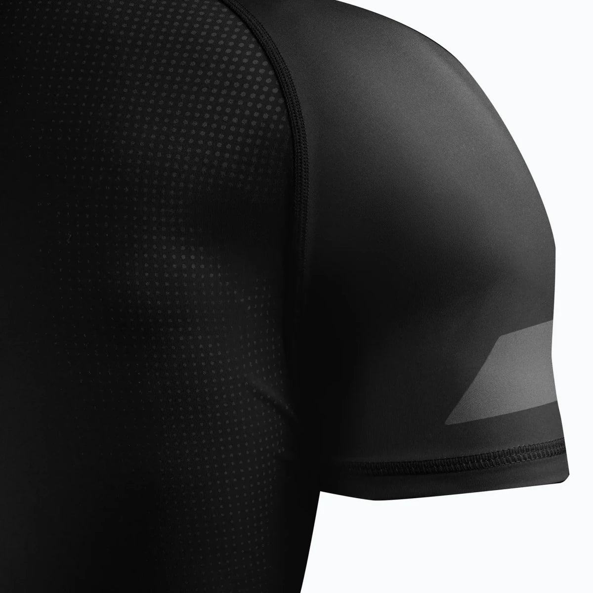 Postranní kompresní chránič proti vyrážce Black Hayabusa.