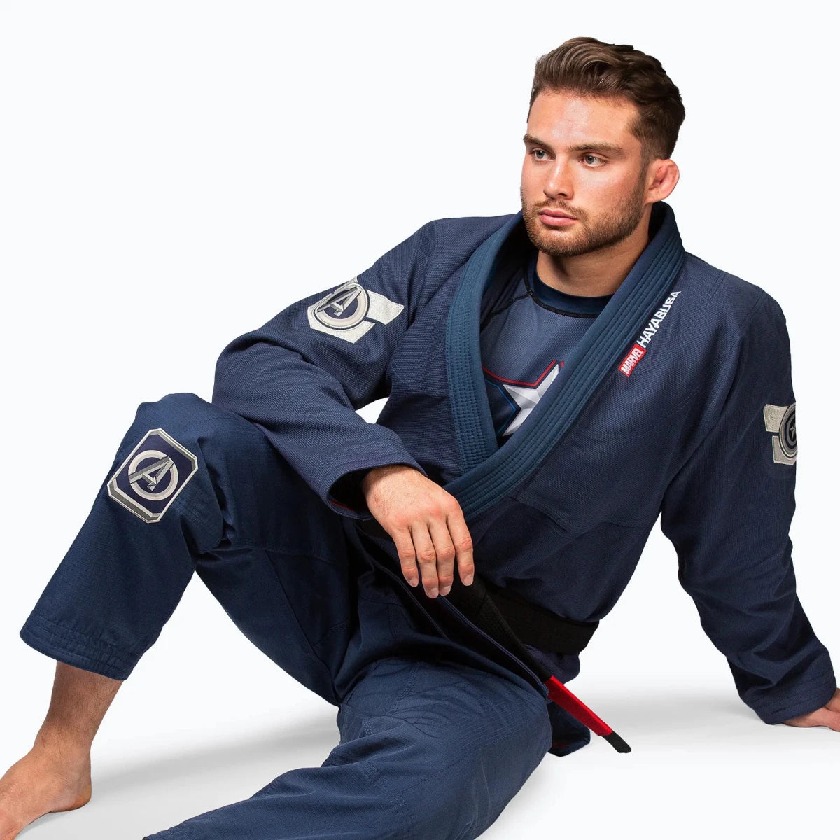 Limitowana edycja kimona BJJ Hayabusa Marvel Captain America w kolorze niebieskim.