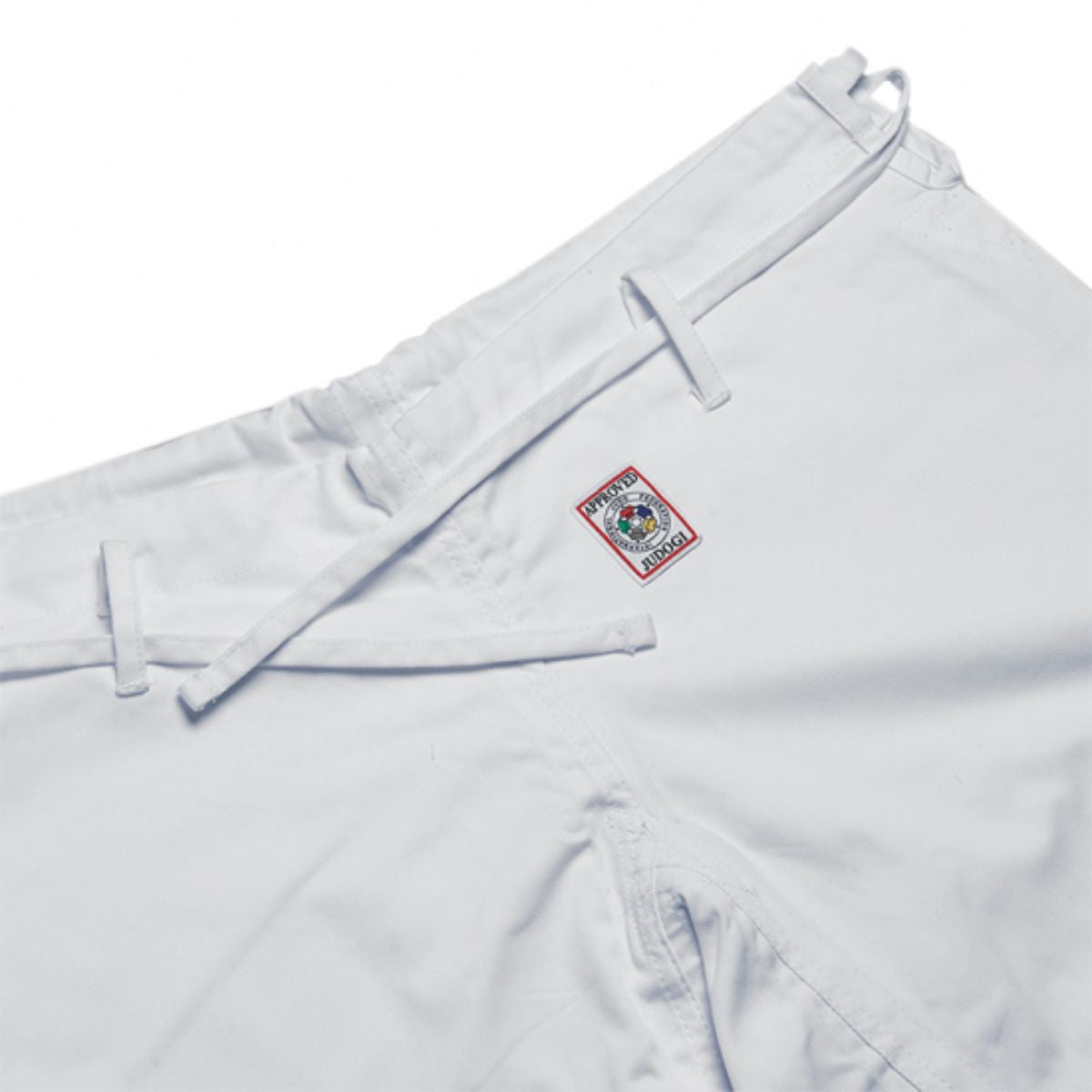 Weißer IJF-zertifizierter Adidas Judogi Champion III mit schwarzen Streifen