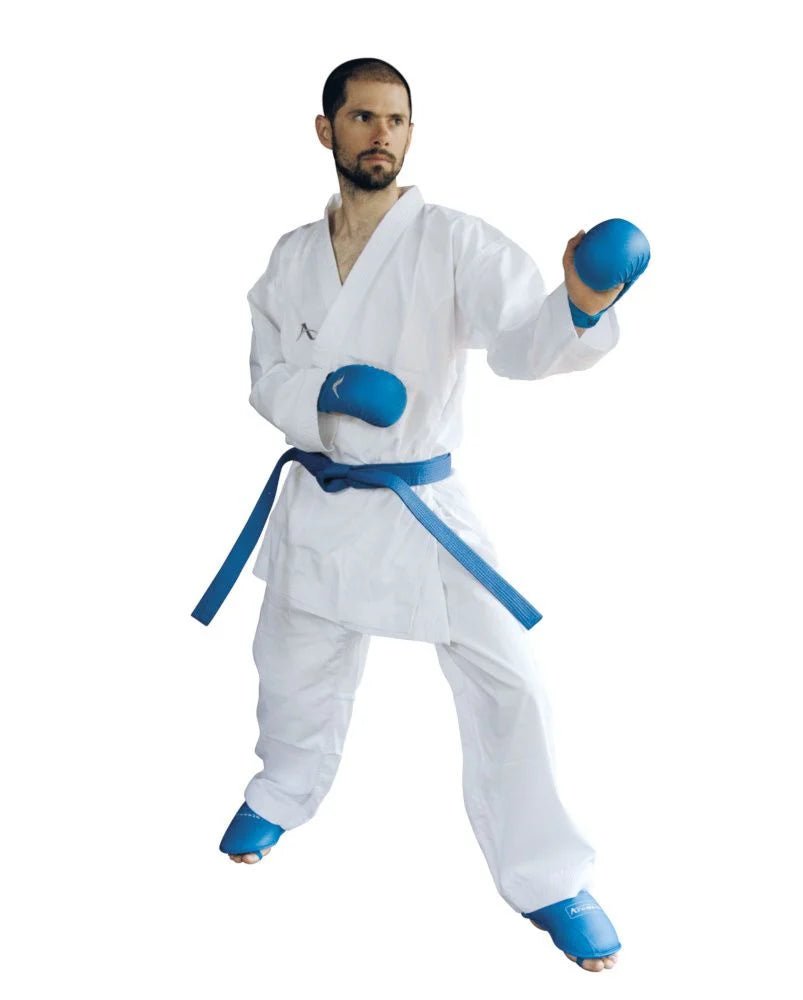 Front view of the Arawaza Kumite Deluxe karategi WKF approved for official competitions