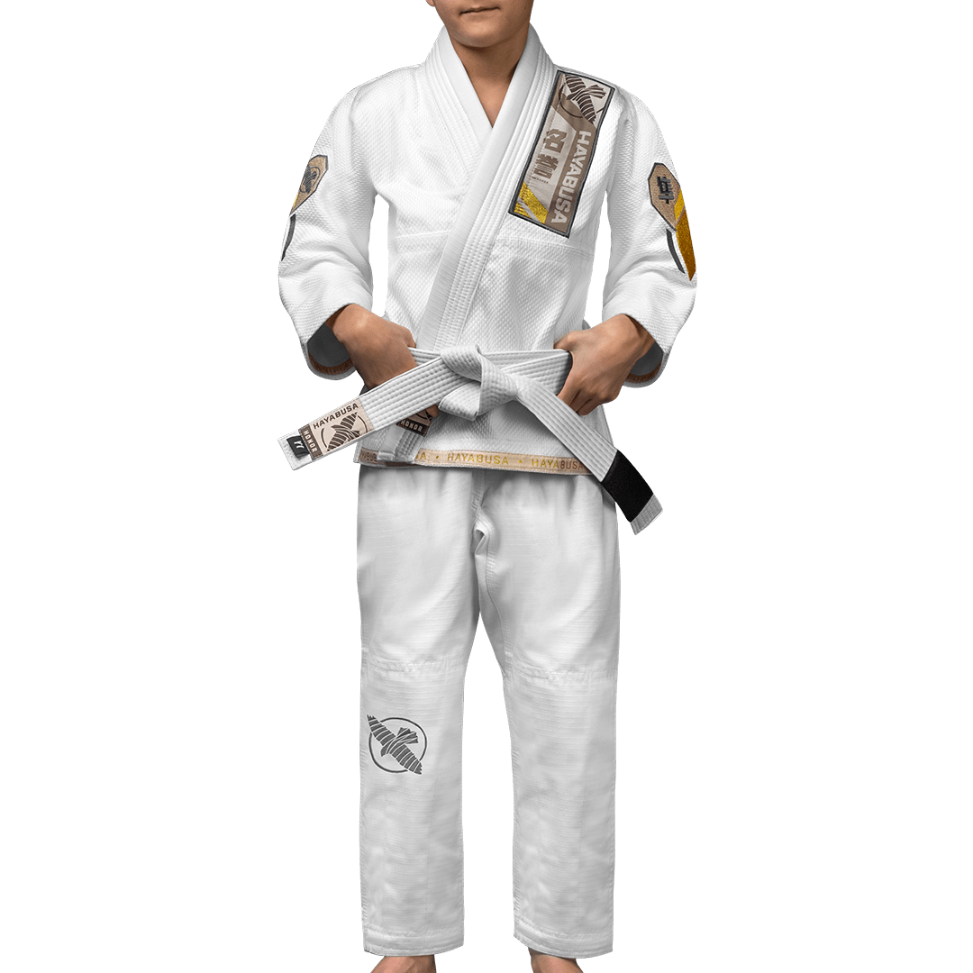 Framifrån av barns vita Hayabusa Ascend Youth BJJ kimono med vitt bälte