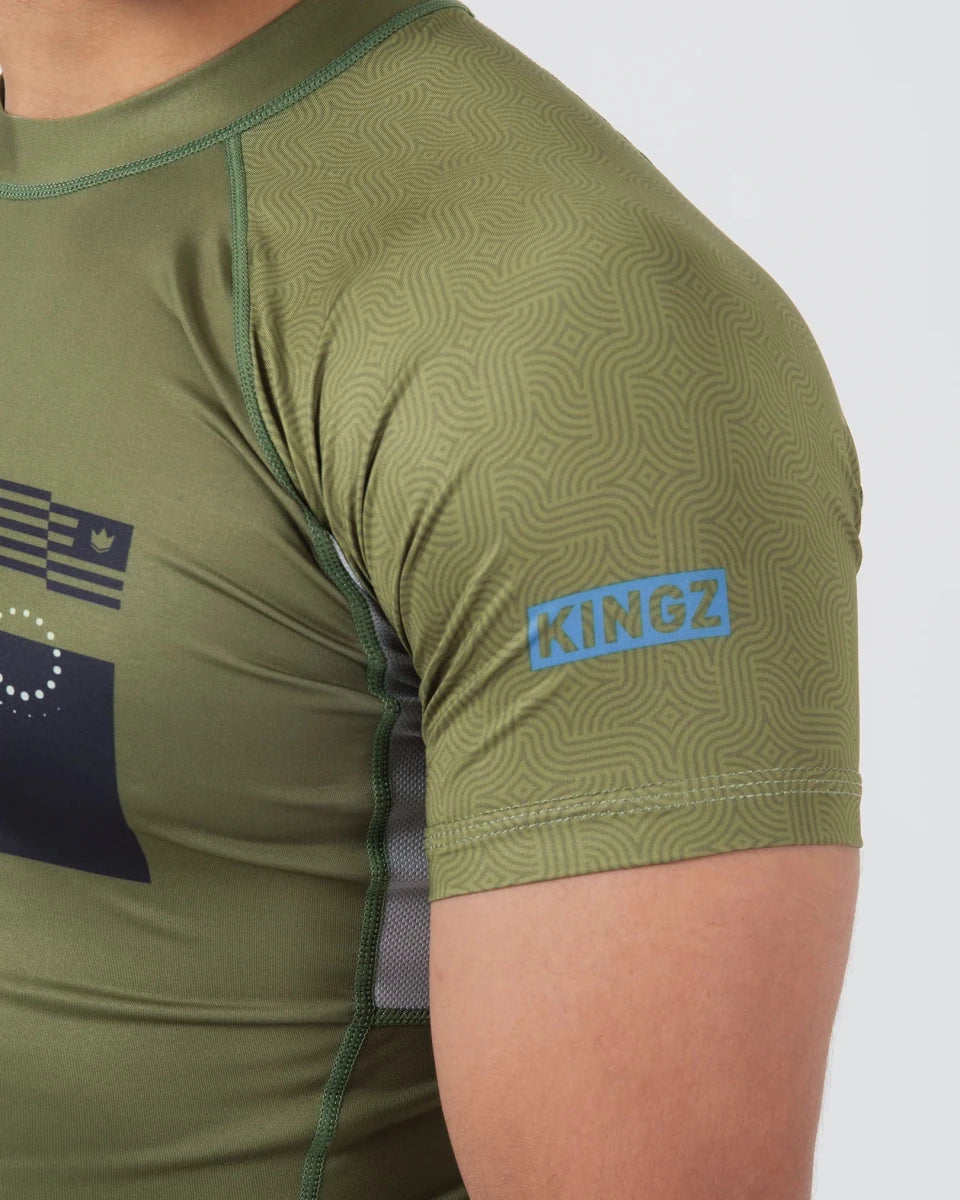Detail van de polyester- en spandexvezels van de Kingz Trooper rashguard