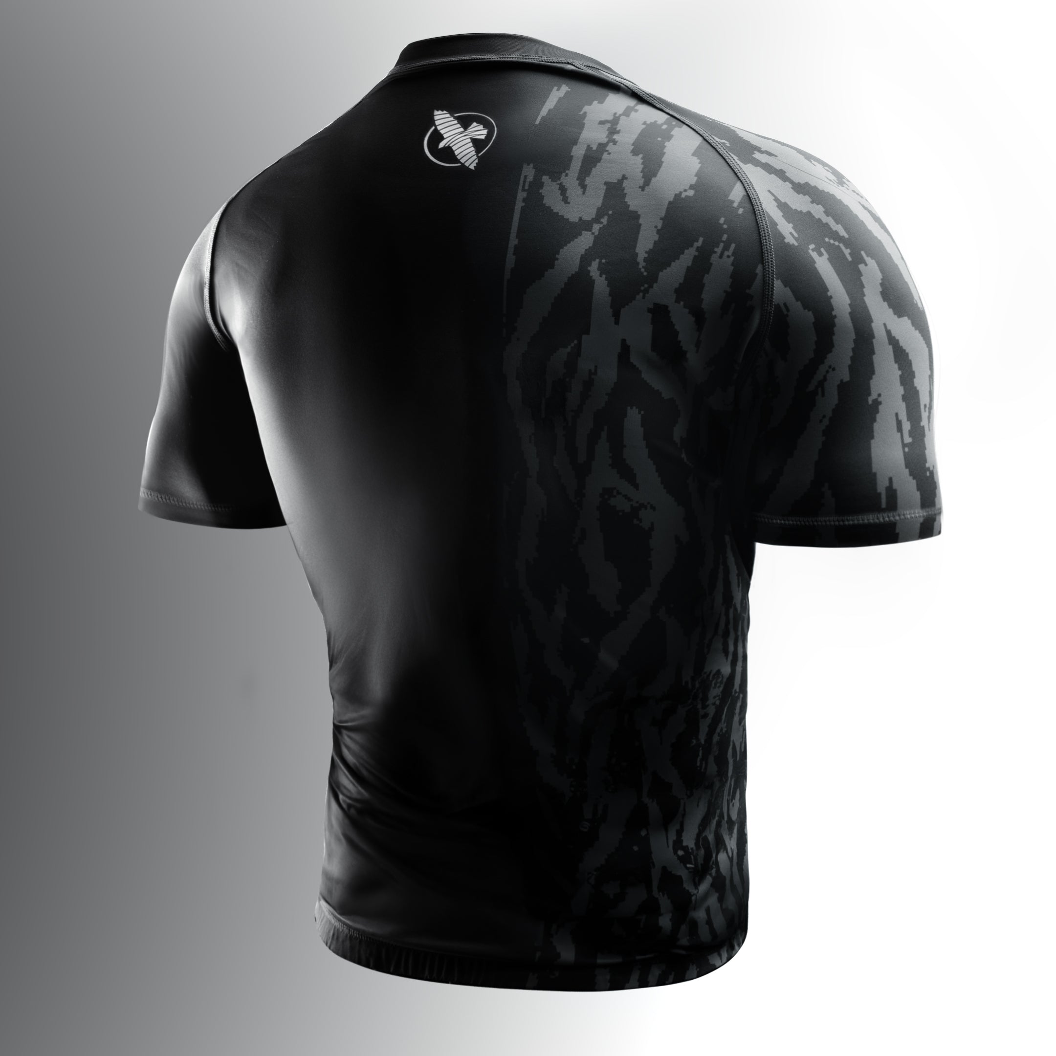 Retro della rash guard Hayabusa Apex nera per MMA e BJJ