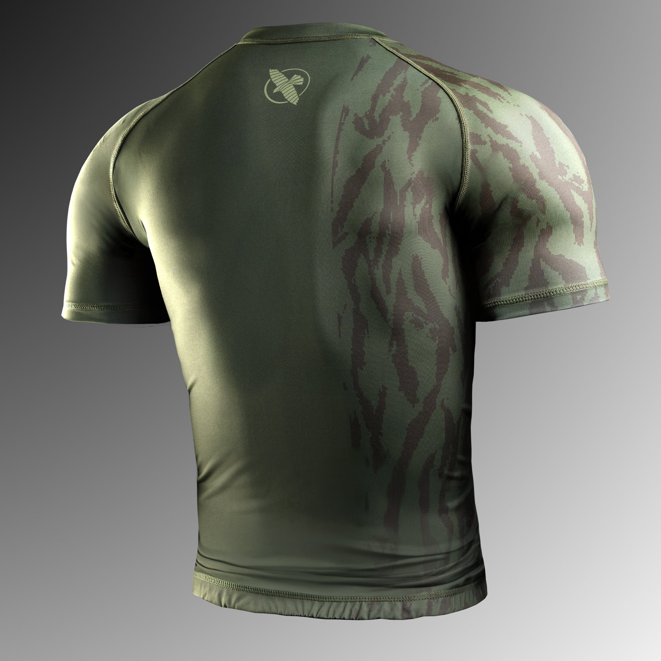 Vista posteriore della rash guard Hayabusa Apex verde