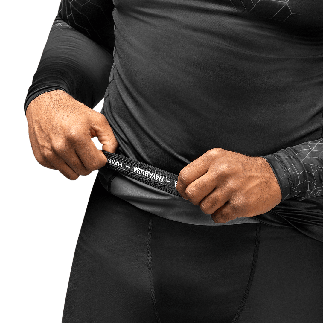 Detail vnitřního psaní šedého chrániče Hayabusa Geo, ergonomický a ochranný design