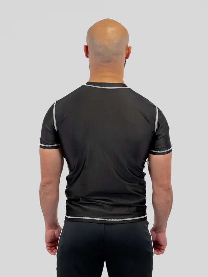 Tampilan belakang Rashguard pria pelindung punggung hitam Metal Boxing dan kesesuaian ergonomis