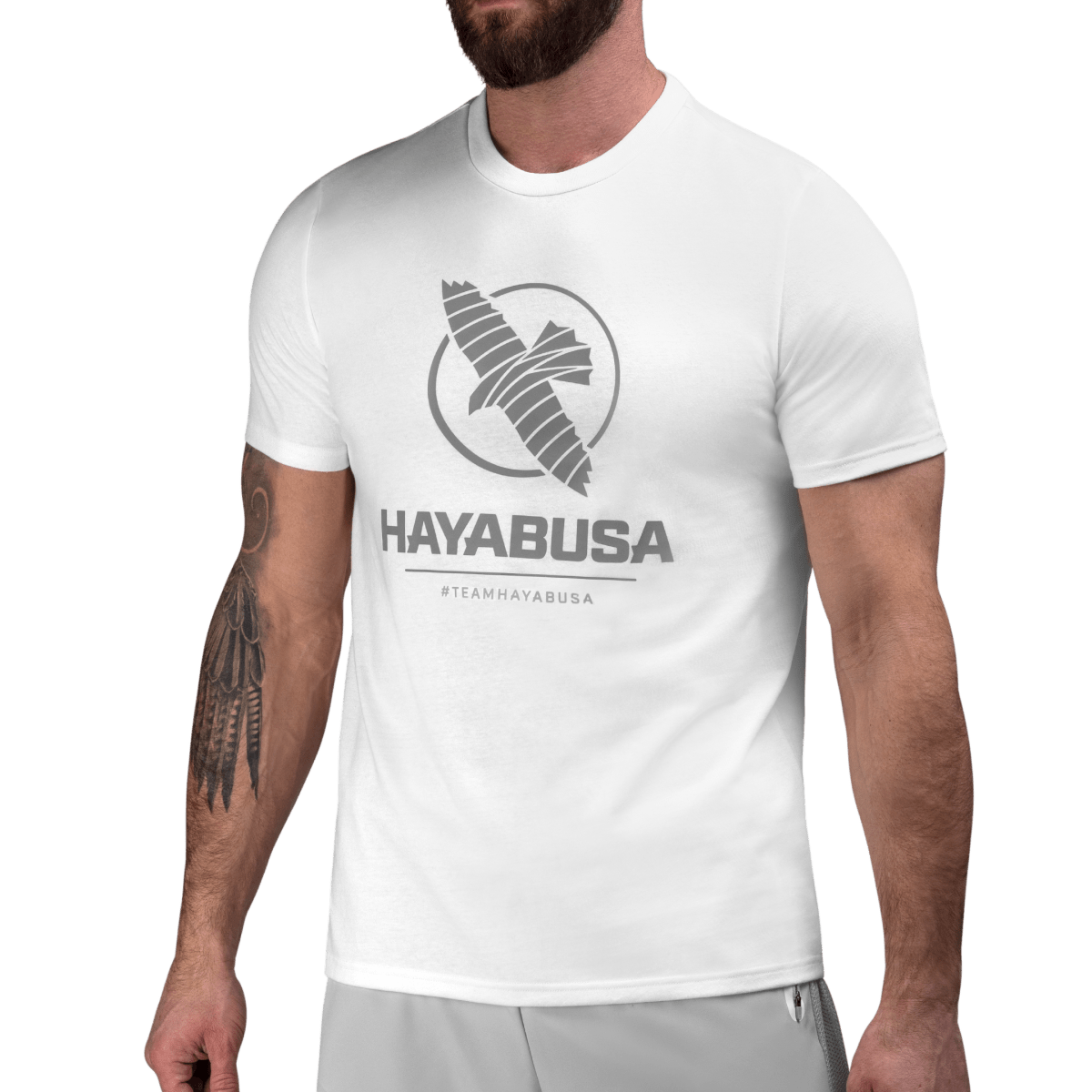 Tampak depan kaos VIP Pria Hayabusa berwarna putih dengan grafis Team Hayabusa