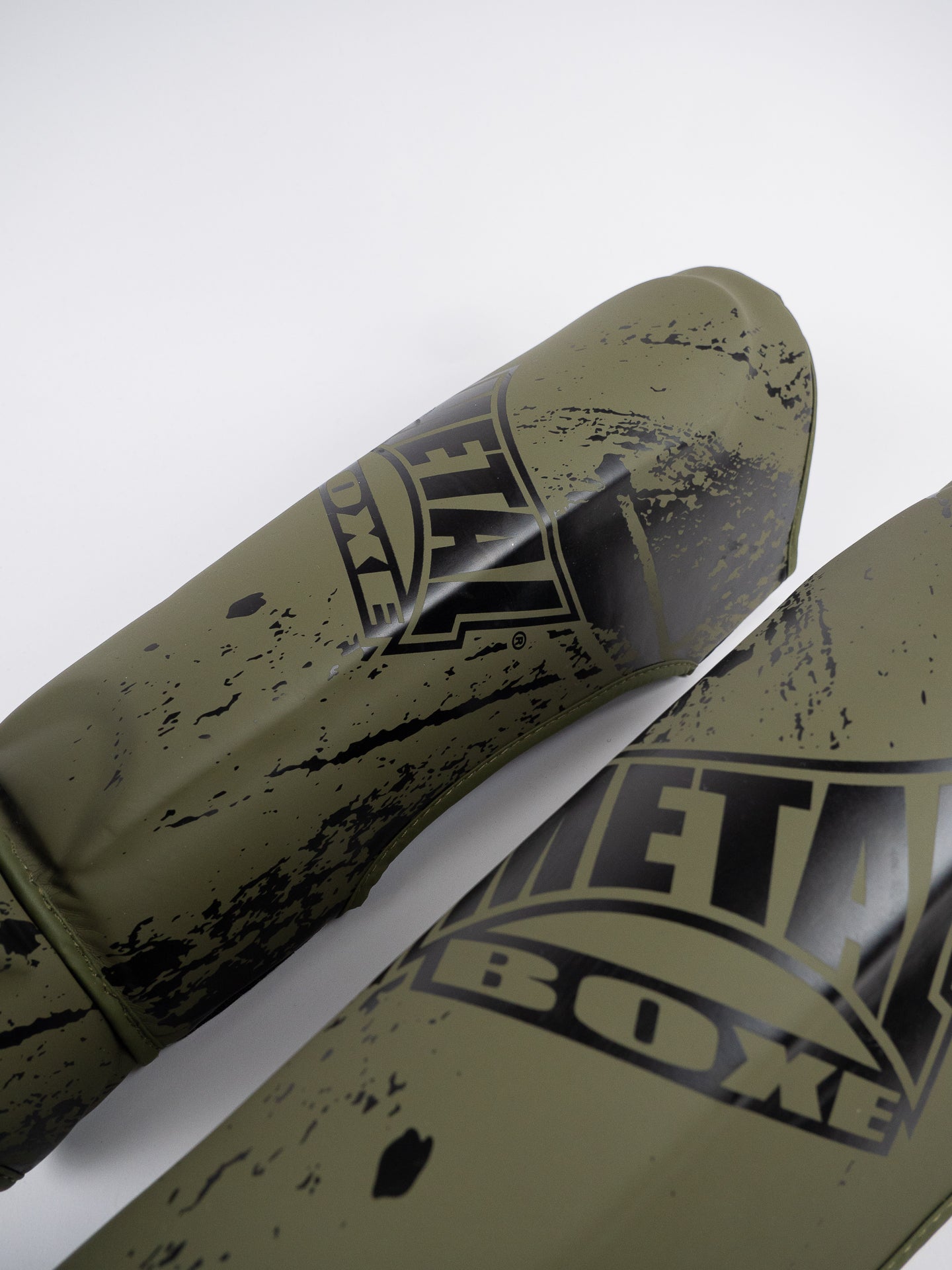 Espinillera con protector de pie Muay Thai Metal Boxe Blade