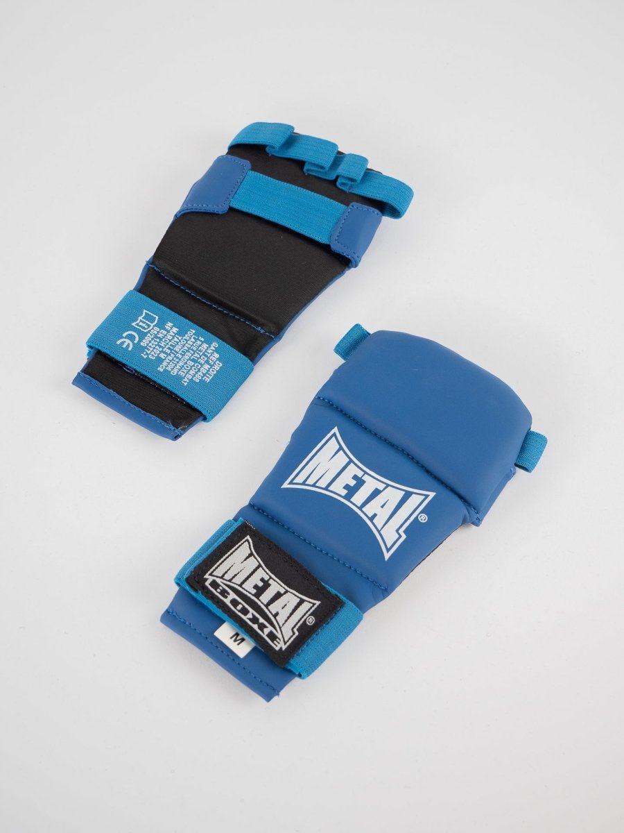 Bakifrån blå Metal Boxing Ju Jitsu-handskar, fokusera på den elastiska stängningen