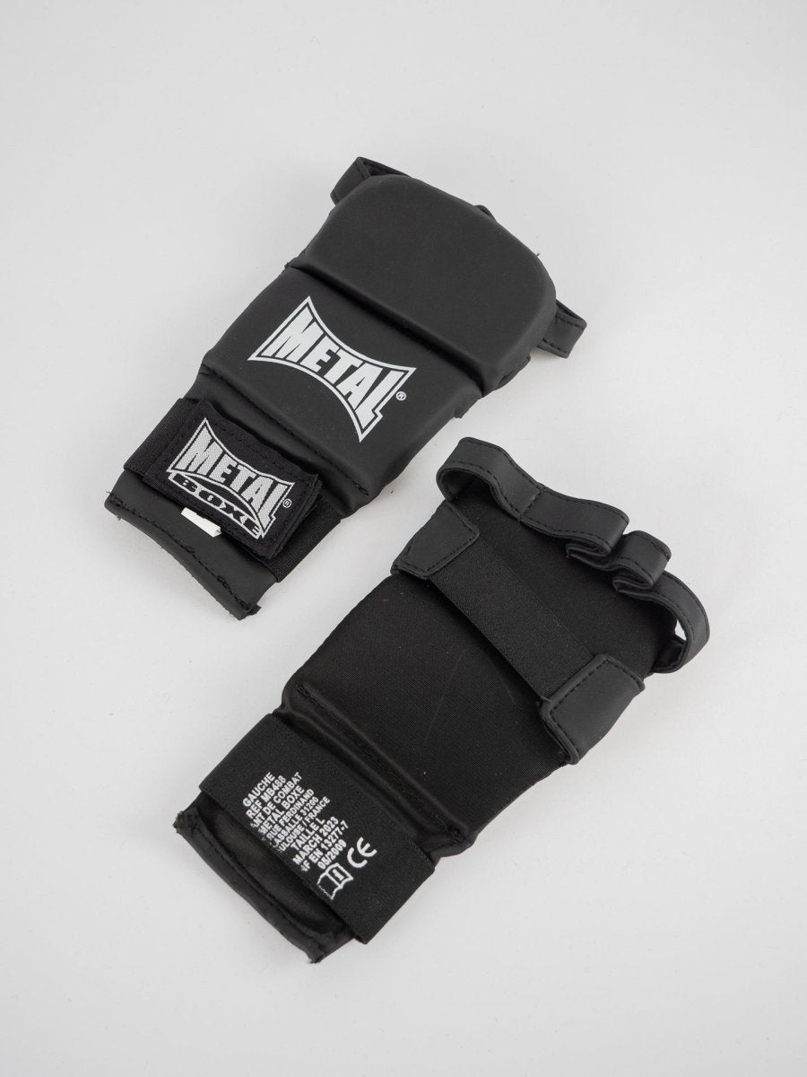 Bakifrån svarta Metal Boxing Ju Jitsu-handskar, handledsstabilitetsdetalj