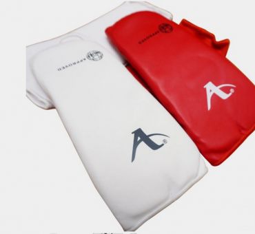 Guantines de Karate Arawaza WUKF | Protecciones Profesionales Shobu Ippon