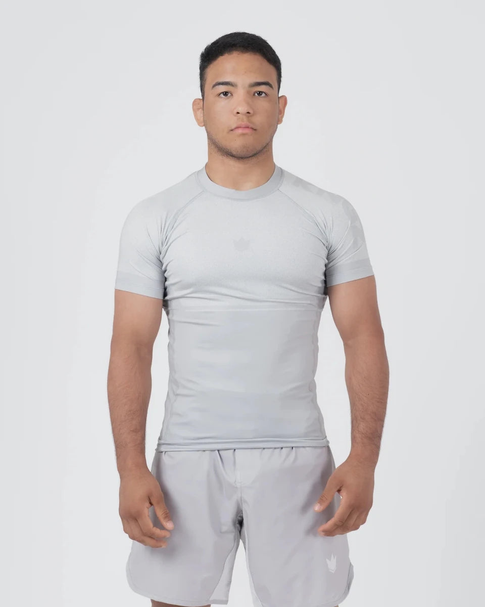 Vue de face du rashguard technique Kingz Ghost pour sports de combat et No-Gi