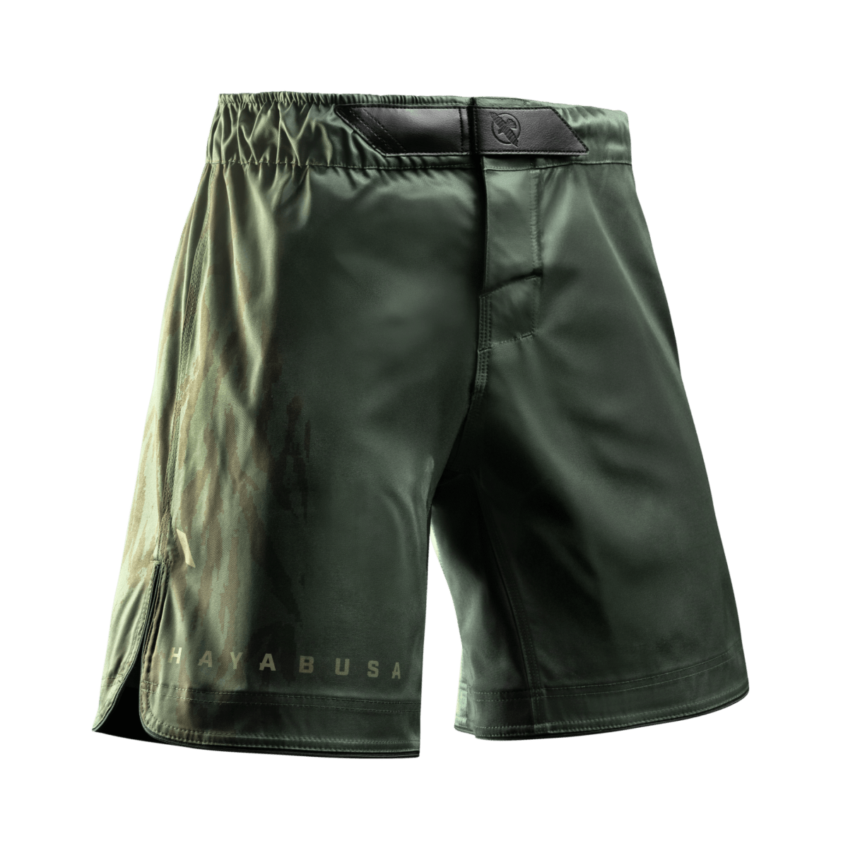 Pohled zepředu na zelené šortky Hayabusa Apex 3/4 MMA, systém dvojitého zapínání