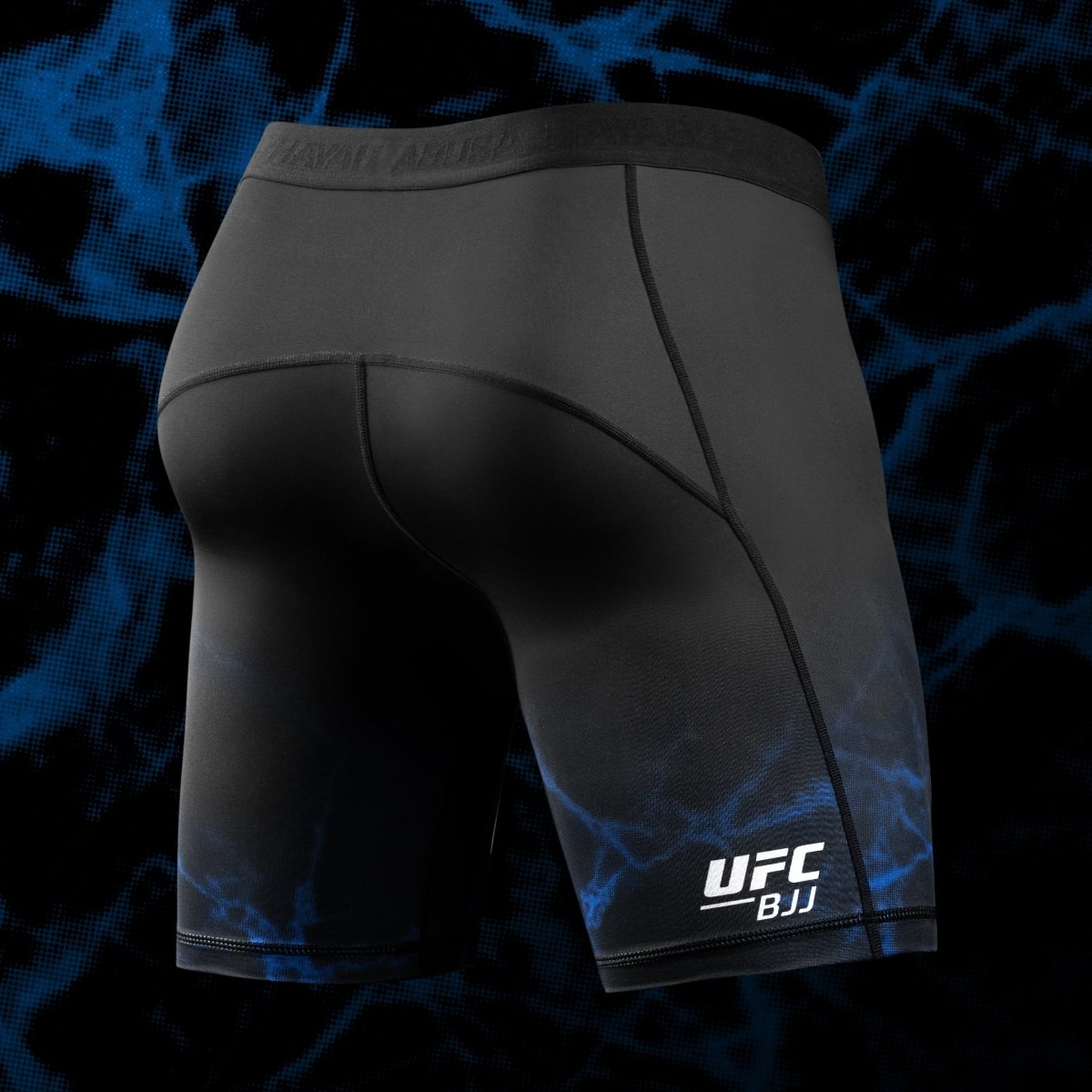 Widok z tyłu oficjalnych spodenek UFC BJJ z niebiesko-czarnego, oddychającego materiału technicznego
