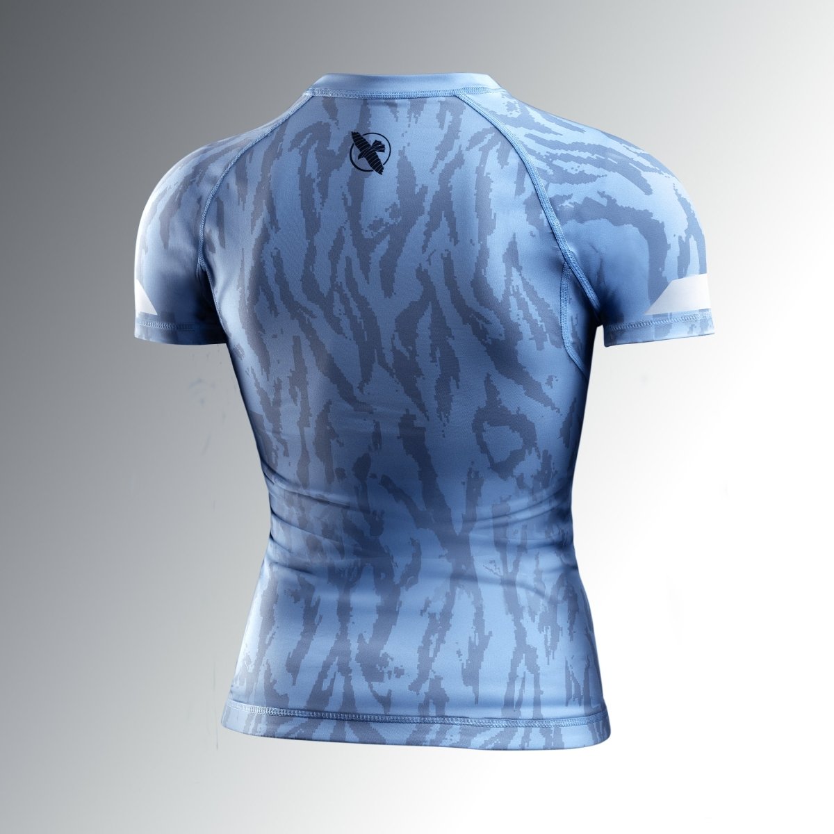 Bakifrån av den kristallblå Hayabusa Apex rashguard för kvinnor, flatlockförstärkta sömmar